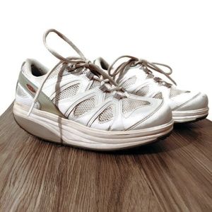 MBT Shape Up Rocker Wh/Grey Leather Walking sz 8.5